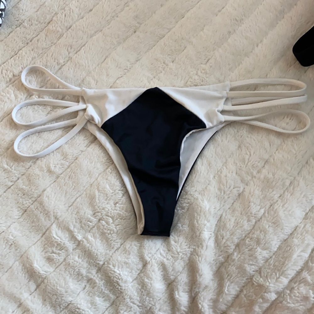 Bikini bottoms 